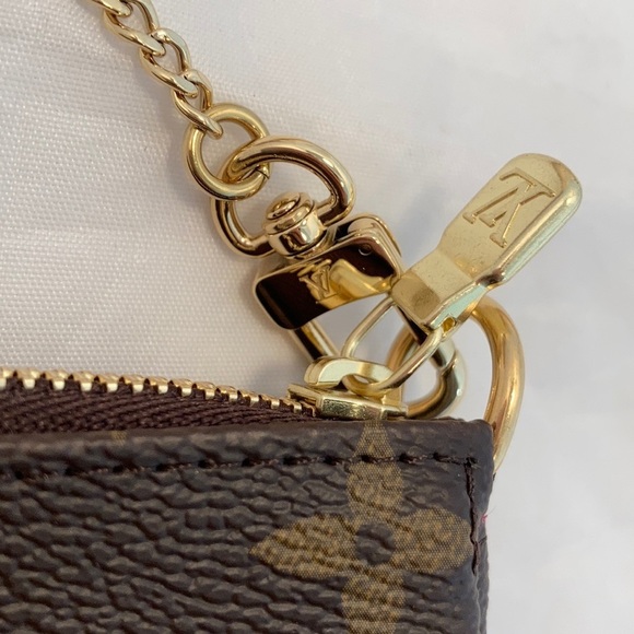 LOUIS Vuitton Christmas 2020 mini pochette access - Picture 4 of 11